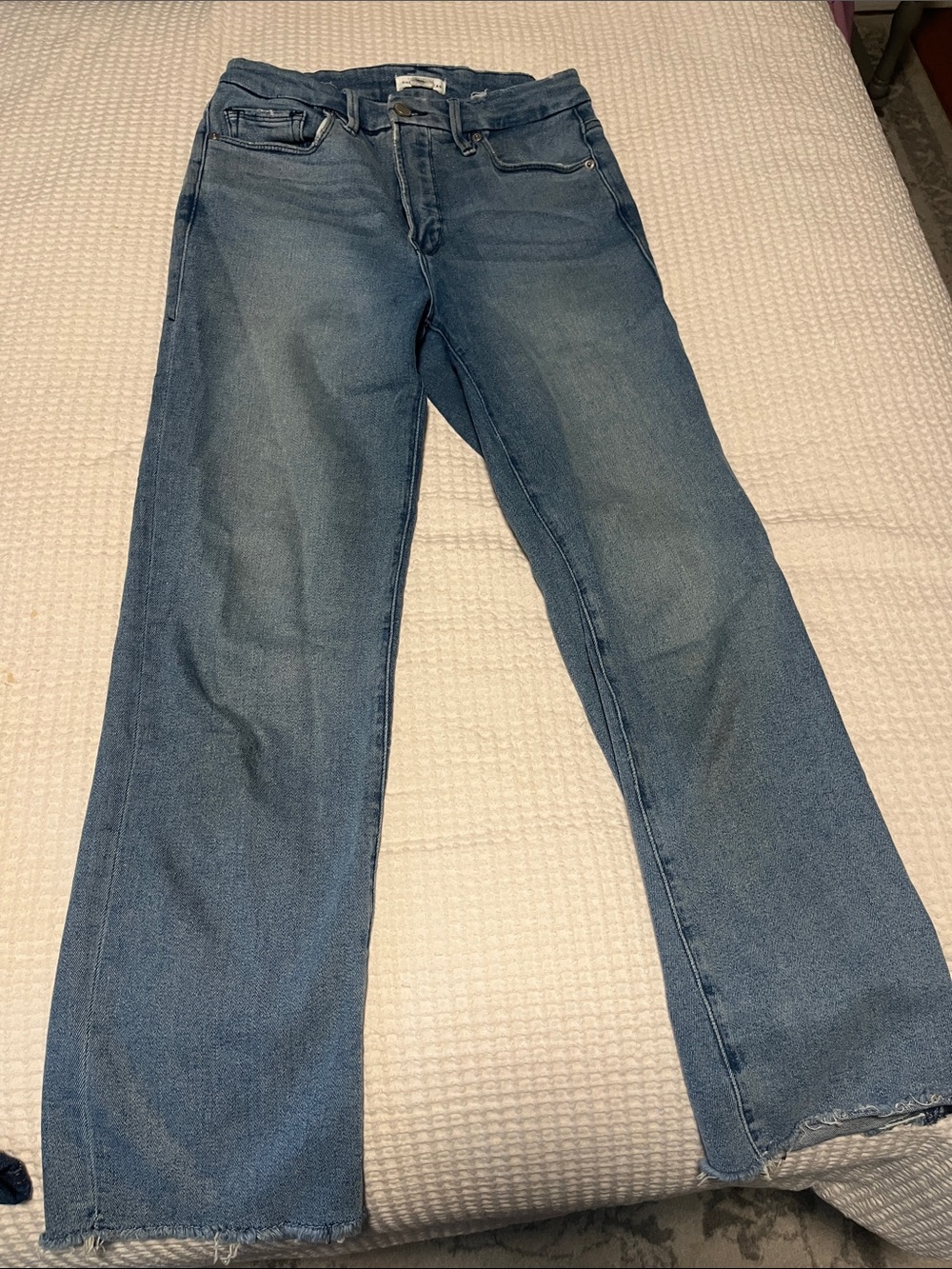 Good American Straight-Leg Jeans in Blue Wash